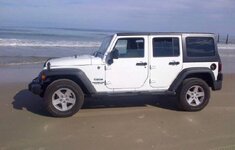 2013 Jeep Wrangler Unlimited.01.jpg